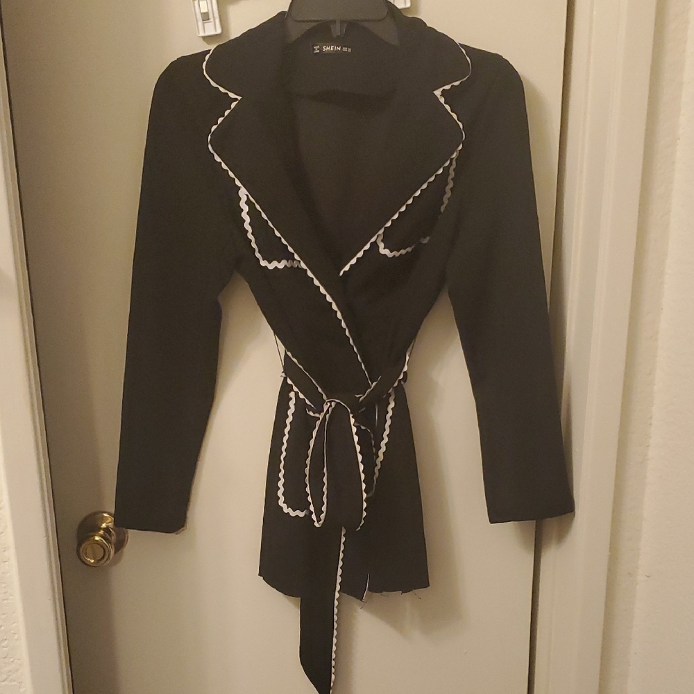 FREE W/ $5 PURCHASE SHEIN Elegant Black Blazer with White Accents